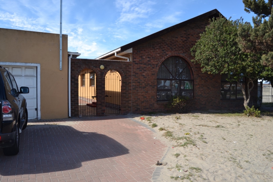 3 Bedroom Property for Sale in Mandalay Western Cape